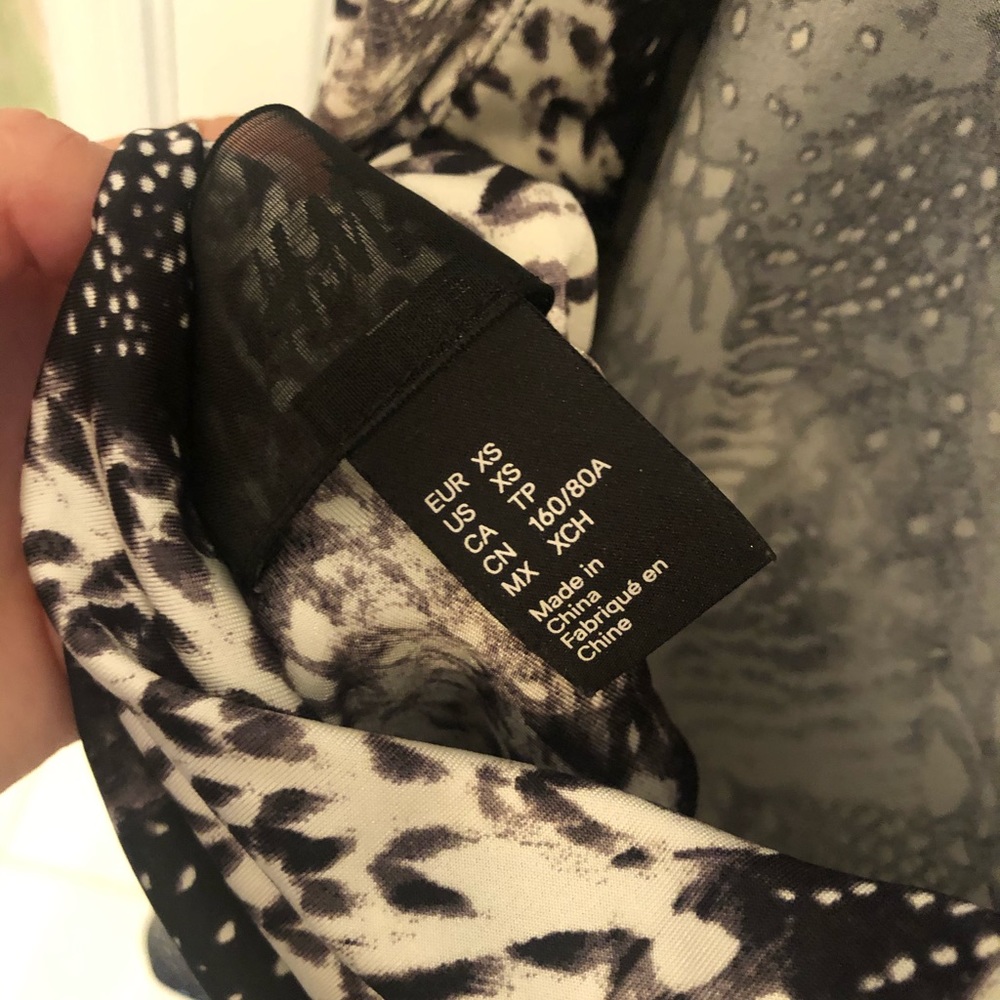 H&M Top - Picture 5 of 5